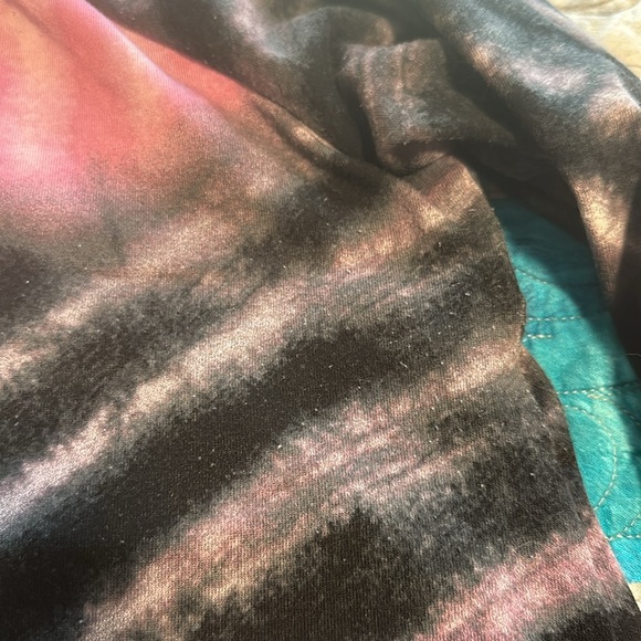 Lularoe amber from breast cancer collection - Picture 3 of 3